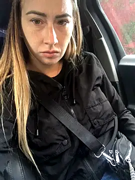 Reina Cummings online show from September 2025 04:46:01 AM