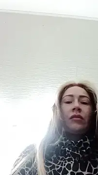 Snapshot of Reina_Cummings chatting on December 2025 05:39:02 AM Reina Cummings online show from December 2025 05:39:02 AM