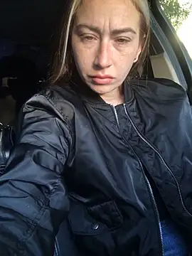 Reina Cummings online show from September 2025 04:51:01 AM