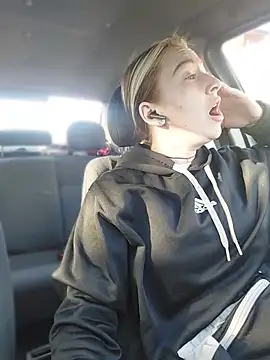 Reina Cummings online show from April 2026 05:02:01 AM