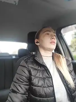 Reina Cummings online show from April 2026 05:10:01 AM