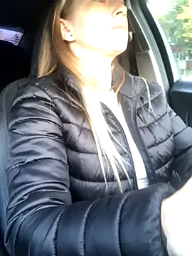 Reina Cummings online show from October 2025 04:57:01 AM