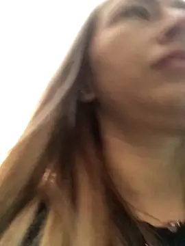 Reina Cummings online show from September 2025 04:03:01 AM