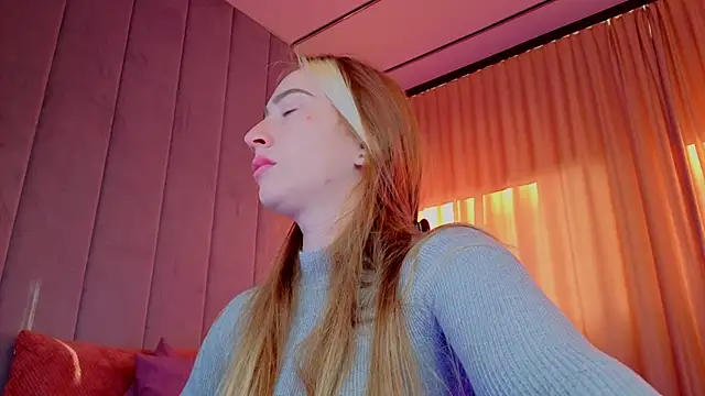 Snapshot of Reina_Cummings chatting on October 2025 06:01:02 AM Reina Cummings online show from October 2025 06:01:02 AM