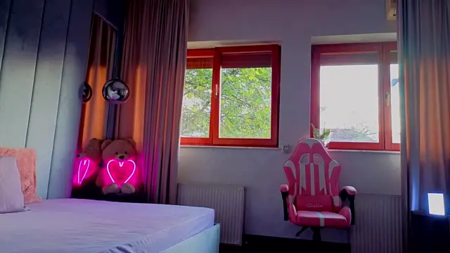 Snapshot of Reina_Cummings chatting on October 2025 05:50:02 AM Reina Cummings online show from October 2025 05:50:02 AM