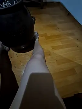 starvingo2002 online show from November 2025 03:32:02 AM