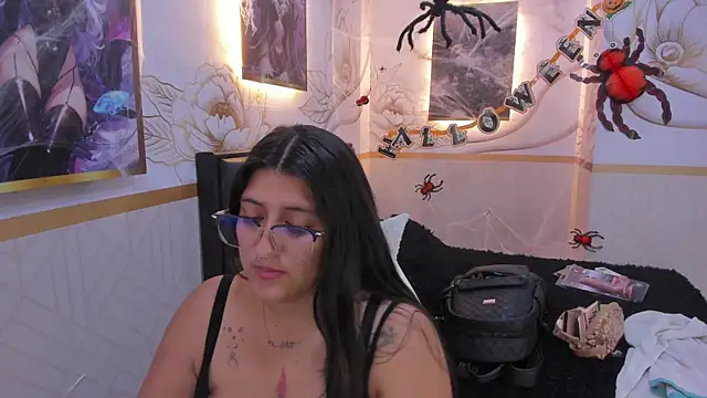 megann  up online show from October 2025 10:43:02 PM