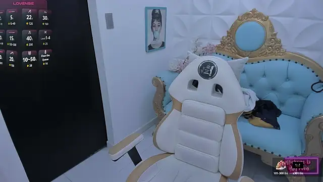 megann  up online show from November 2025 11:30:02 PM