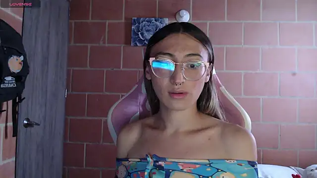 Andrea camilaaa online show from February 2026 02:17:01 PM