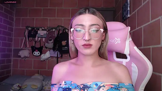 Snapshot of Andrea_camilaaa chatting on June 2026 03:24:01 PM Andrea camilaaa online show from June 2026 03:24:01 PM