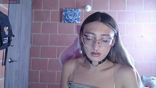 Andrea camilaaa online show from October 2025 03:27:01 PM