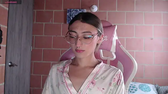 Andrea camilaaa online show from December 2025 12:41:01 PM