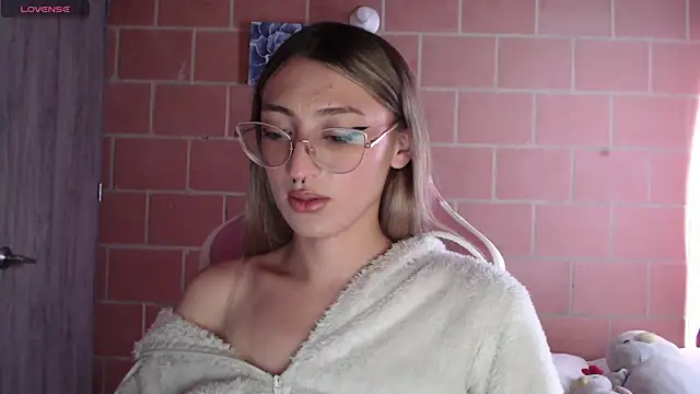 Andrea camilaaa online show from September 2025 05:55:02 PM