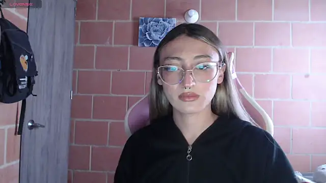 Andrea camilaaa online show from September 2025 02:01:01 PM