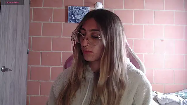 Andrea camilaaa online show from October 2025 02:16:02 PM