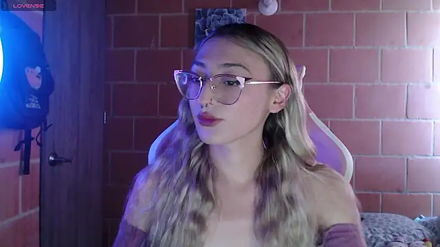 Andrea camilaaa online show from March 2026 05:44:02 PM