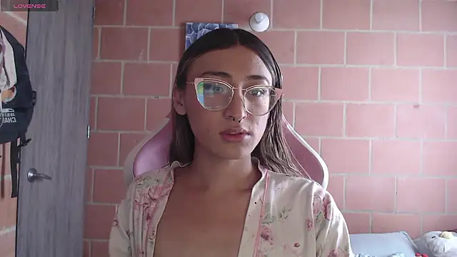 Andrea camilaaa online show from February 2026 03:33:02 PM