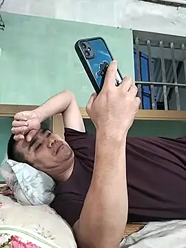 Snapshot of HoangNam20x chatting on November 2025 02:09:02 PM HoangNam20x online show from November 2025 02:09:02 PM