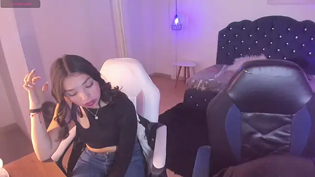 Yiing and yang online show from September 2025 05:55:02 PM