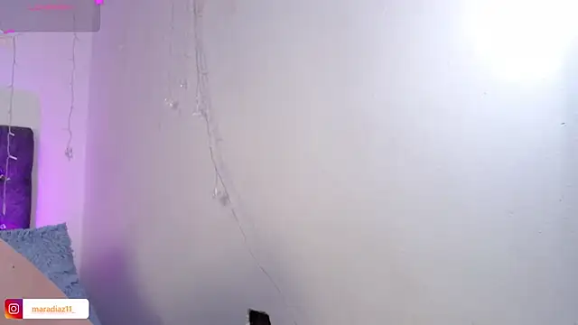 MaraDiaz11 online show from April 2026 09:09:02 PM