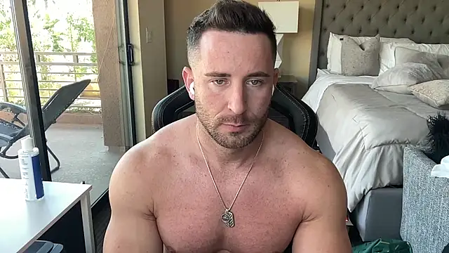 brettmycles28 online show from September 2025 08:58:02 PM