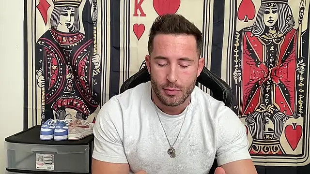 brettmycles28 online show from November 2025 06:12:02 PM