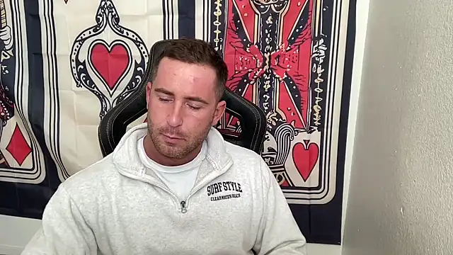 brettmycles28 online show from December 2025 04:19:02 PM