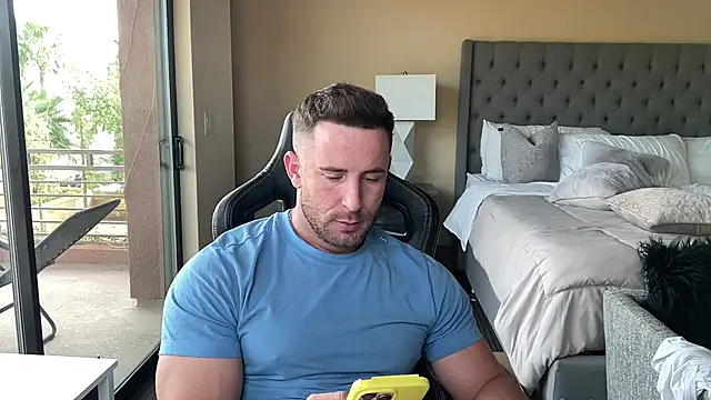 brettmycles28 online show from September 2025 11:22:02 PM