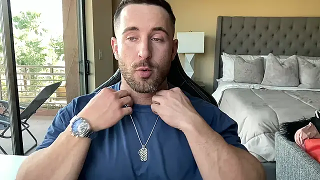 brettmycles28 online show from November 2025 08:53:02 PM