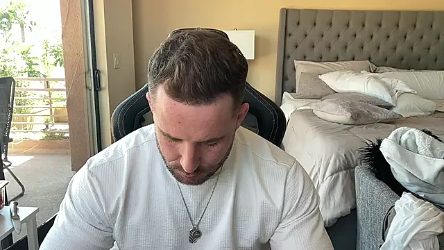 brettmycles28 online show from September 2025 07:59:01 PM