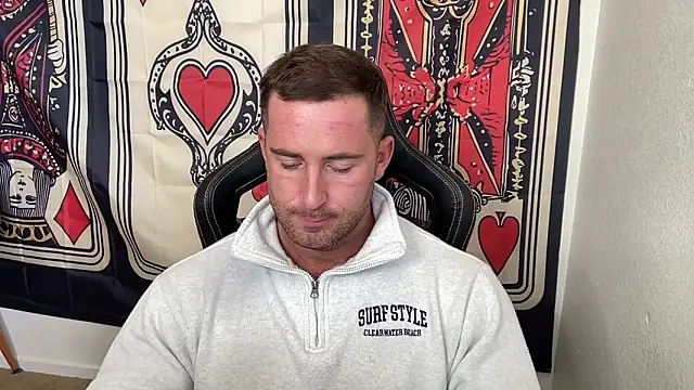 brettmycles28 online show from December 2025 10:32:01 PM