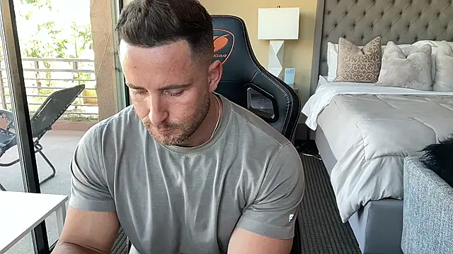 brettmycles28 online show from October 2025 09:13:02 PM