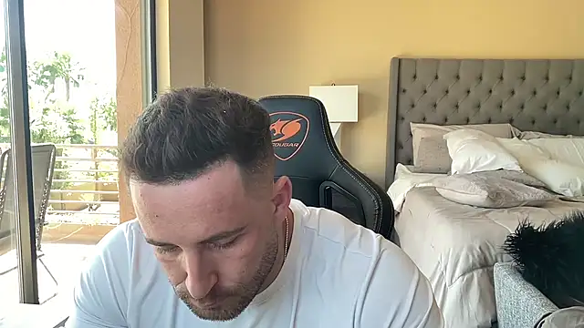 brettmycles28 online show from September 2025 06:52:01 PM