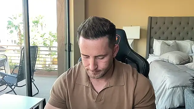 brettmycles28 online show from September 2025 09:22:01 PM