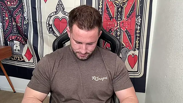 brettmycles28 online show from December 2025 08:25:01 PM