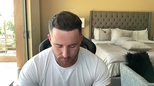 brettmycles28 online show from September 2025 06:26:02 PM