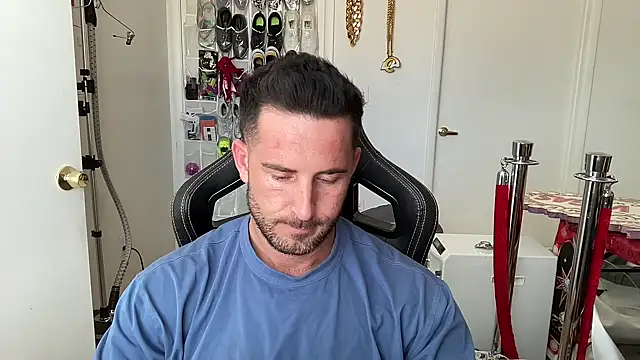 brettmycles28 online show from June 2026 07:02:02 PM