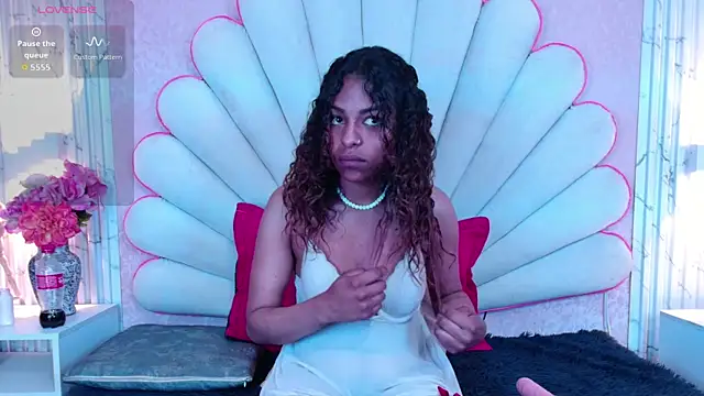 MisRoos online show from December 2025 04:10:02 PM