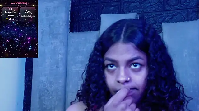 MisRoos online show from April 2026 02:01:02 PM