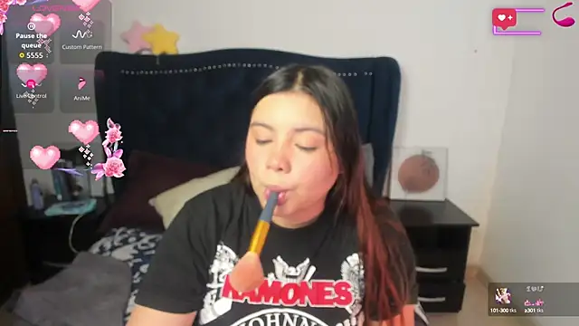 Snapshot of LucyPetit chatting on September 2025 12:56:02 PM LucyPetit online show from September 2025 12:56:02 PM