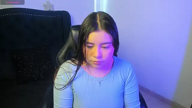 LucyPetit online show from December 2025 01:02:02 PM