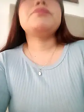 Snapshot of LucyPetit chatting on September 2025 01:28:01 PM LucyPetit online show from September 2025 01:28:01 PM