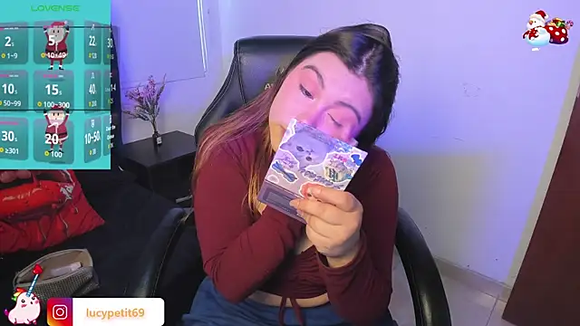 LucyPetit online show from November 2025 02:17:01 PM