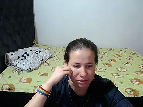 Snapshot of Valentina_charlys chatting on October 2025 11:44:02 AM Valentina charlys online show from October 2025 11:44:02 AM