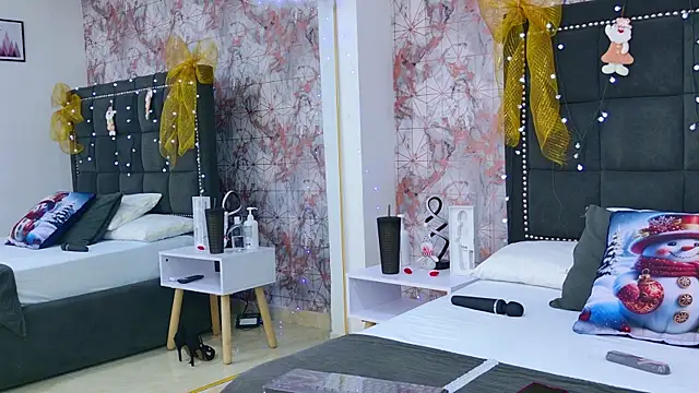 Angelique Angell online show from November 2025 07:36:02 PM