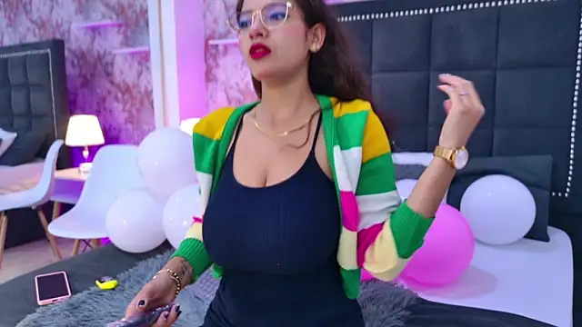 Angelique Angell online show from April 2026 07:53:01 PM