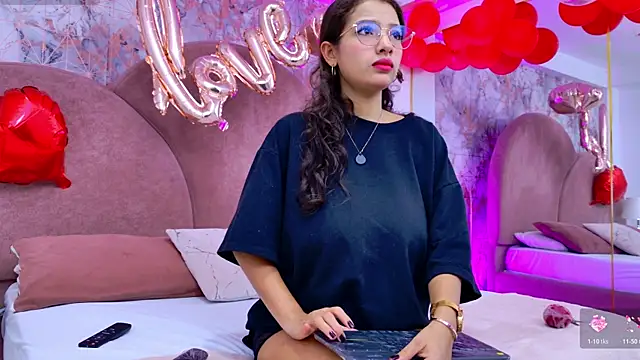 Angelique Angell online show from February 2026 11:45:02 AM