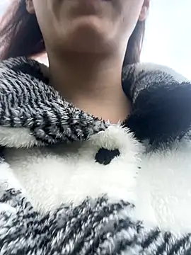 raen001 online show from November 2025 08:40:02 AM