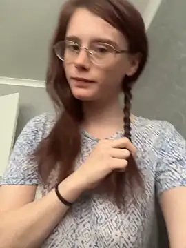 Snapshot of raen001 chatting on September 2025 04:40:01 PM raen001 online show from September 2025 04:40:01 PM