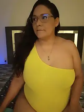 Laurasofia01 online show from June 2026 01:38:02 AM